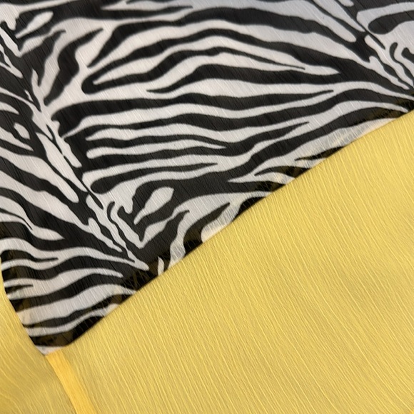 Large zebra print scarf - Picture 2 of 5